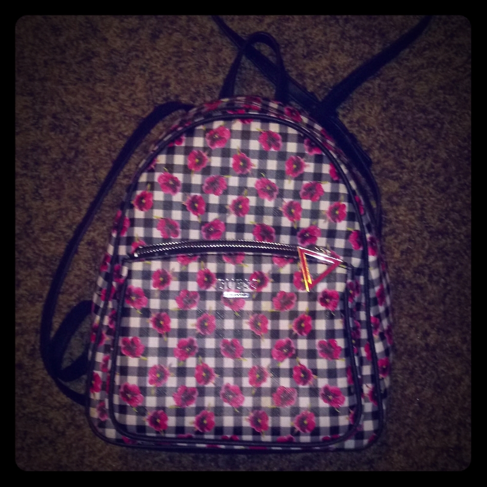 ✨Guess✨ mini backpack